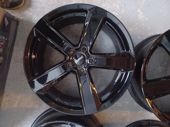 5x112 R18 7.5j et 25 Dezent black zanovni - 8