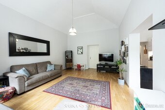 Prodej prostorného bytu 3+kk 111m2 s balkónem a sklepem v p - 8