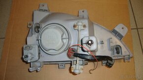 AVIA D60-D120 Přední světlomet - 8