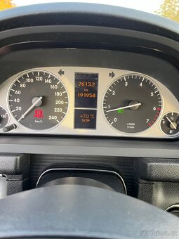 Mercedes-Benz B180 - 8