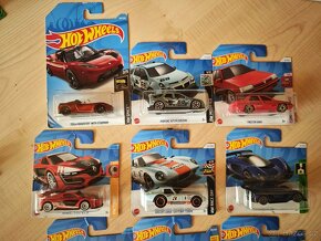 Hot wheels autíčka - 8
