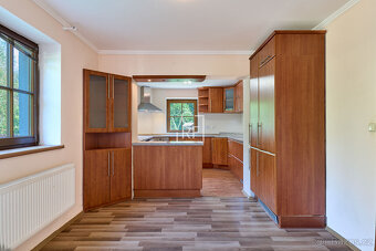 Prodej rodinného domu 210 m², pozemek 1754 m² Jenišov - 8