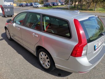 Prodám Volvo V50, 2,0 diesel, rok výroby 2010 - 8