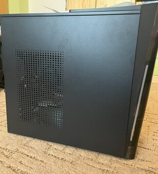 Acer Aspire TC-780 i5 7400/ 8GB RAM / 256 GB SSD / GTX 745 - 8
