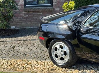 Porsche 928 5.0 S3 V8 – rok 1986 - 8