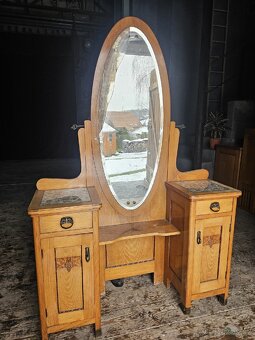 Starožitný nábytek - 8