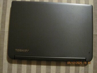 Toshiba Satellite U940-10F - 8