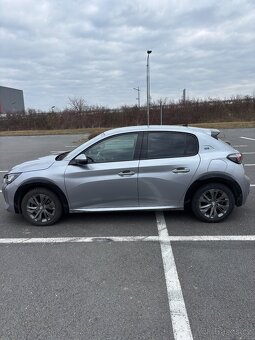 Peugeot 208 e - 8
