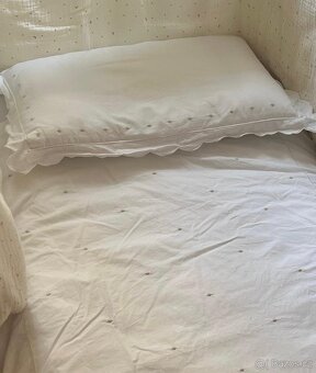 Dětská postýlka, povlečení a přebalovací pult - 8