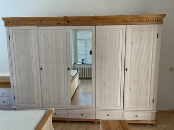 Kompletní ložnice GUSTAV, 5dveřová skříň, celomasiv - 8