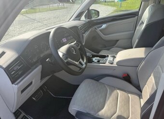 VW Touareg V8 TDI - 8