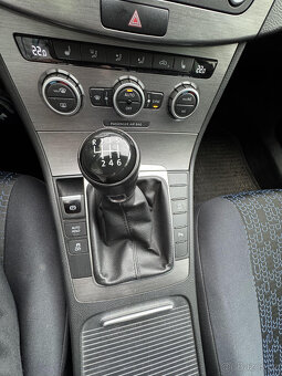 Volkswagen Passat B7 2.0 TDI, Combi, tažné - 8