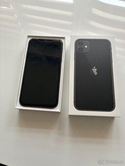 iPhone 11  černý - 64 GB - 8