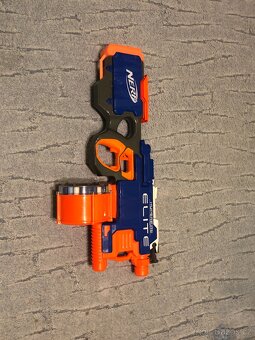 Kolekce Nerf blásterů - 8