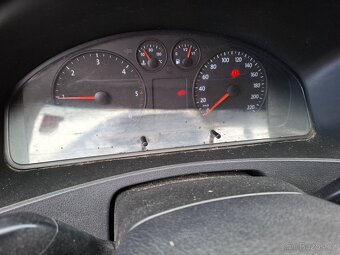 VW Transporter 1.9 TDI 63 Kw Long Model 2006. Nová Stk - 8
