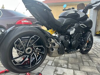 Ducati Diavel V4 2/2024 - 8