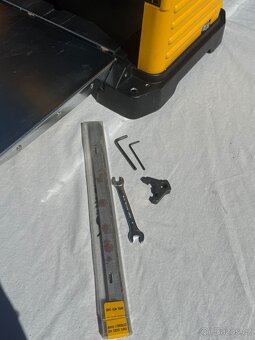 DeWALT DW733 Přenosná tloušťkovací frézka - 8