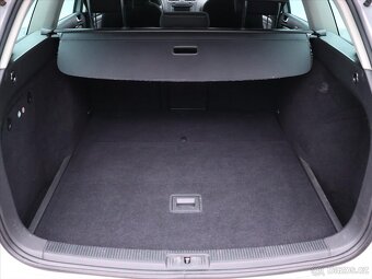 Volkswagen Golf 1,6 TDI Match Navi Kůže Tažné (2012) - 8
