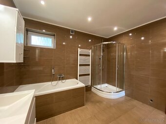 Pronájem domu se zahradou a bazénem, 3+1, 110 m2, Žhery, - 8