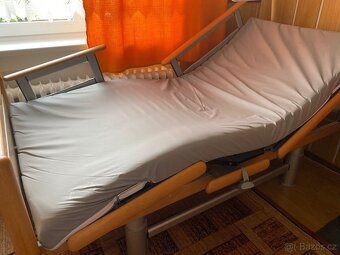 Elektrická polohovací postel - zdravotnická - 8
