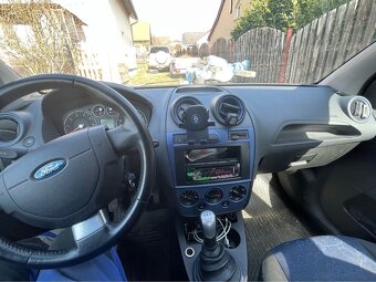 Ford Fiesta - 8