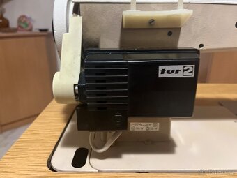 Retro skříňový šicí stroj Lucznik 438 - 8