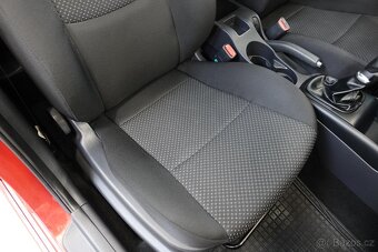 Hyundai I30 1.4i , 77 kW benzín, 2011 - 8