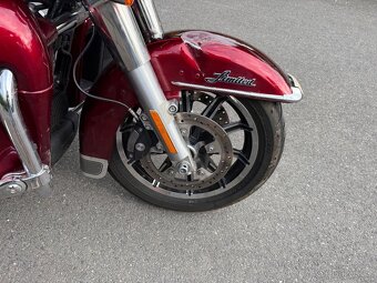 Harley Davidson FLHTK 1745ccm rv:2017/10 havarovane - 8