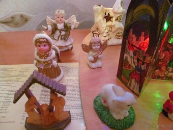 Vánoční stromek + 7 ramenný elektrický svícen... - 8