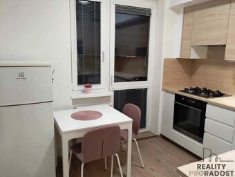 Pronájem, byt 3+1 se 2 balkony, 76m2, Břeclav - 8