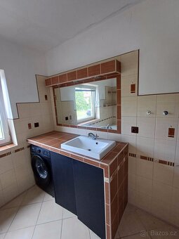 Rodinný dům 230m2, garáž, výřivka, krytý bazén, pára - 8