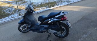 Piaggio Beverly 200 - 8