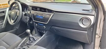 Toyota Auris - 8