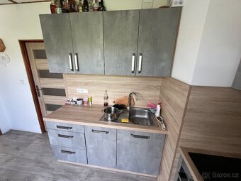 Kuchyně vybavená se spotřebiči - 8