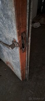 Izolované dveře z chladicích boxů+dřevěné futra - 8