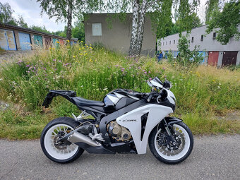 Honda CBR1000RR Fireblade, najeto 32 tkm - 8