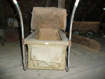 Historické kočárky ze staré půdy - 8