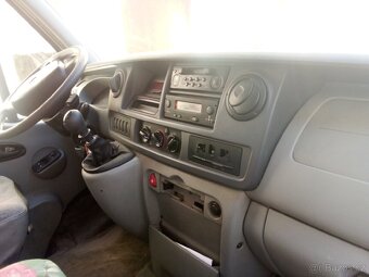 Renault Master 2.4 TDCi 85 kW r.2004 - 8