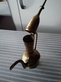 Mosazná orientální zdobená konvice. Indie ruční práce. - 8