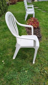 Plastové židle - 8