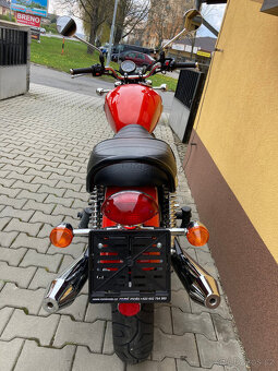 Triumph Bonneville 900 - 8