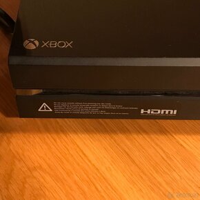 XBOX ONE 500 GB • ovladače • hry - 8