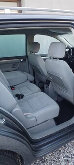 VW Touran 2.0 FSI - 8