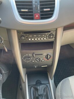 Peugeot 207 1,4-54 kW Rok výroby:2007 - 8
