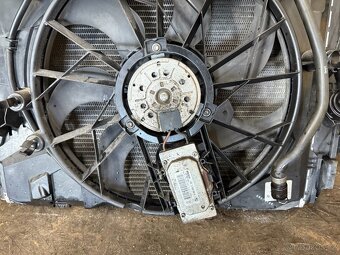 CHLADIČOVÁ STĚNA BMW E90 / 91 318i - 8