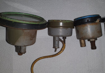 Budíky Škoda  Tatra  Praga - 8