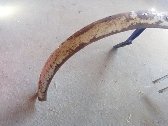 Zadný blatník na Stadion s11 - 8