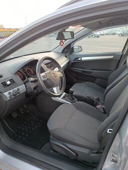 Opel Astra H kombi 1.7 Cdti 2009 - 8
