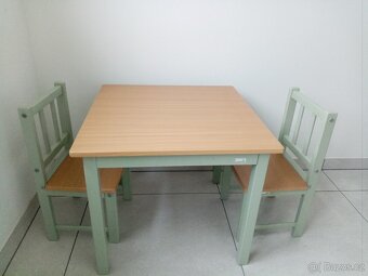 Dětský stůl a 2 zidle - 8