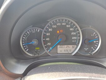 Toyota Yaris 1.5i hybrid - 8